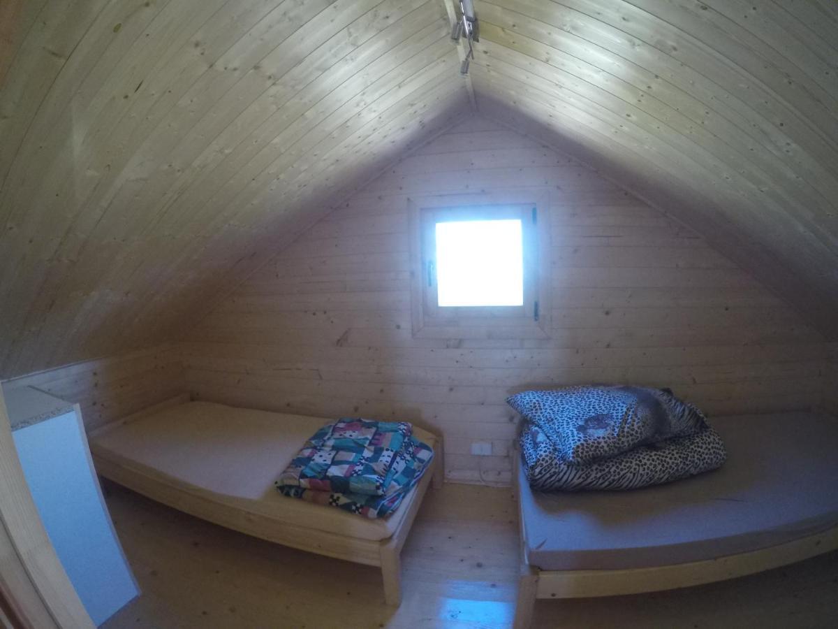 Domek Caloroczny Zastan Buitenkant foto