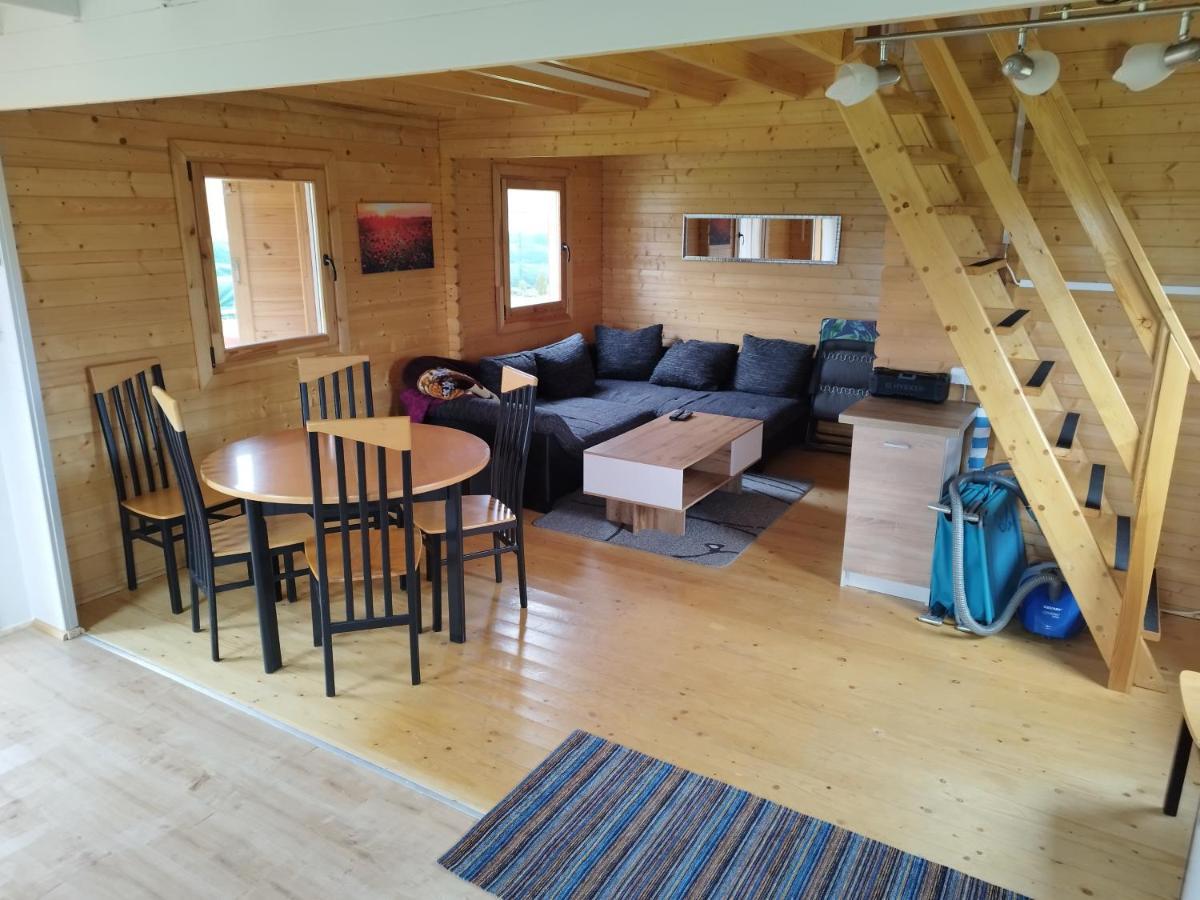 Domek Caloroczny Zastan Buitenkant foto